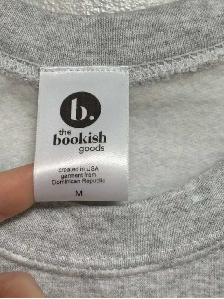 Bookish Social Club Graphic Sweatshirt Gray Crewneck Reader Book Lover Size M — image 5 of 6